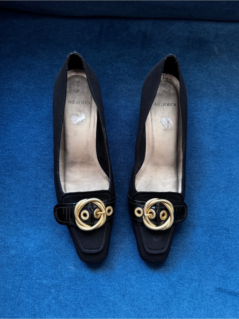 ST.JOHN Women's Black Pump with Gold Buckle Size 7M